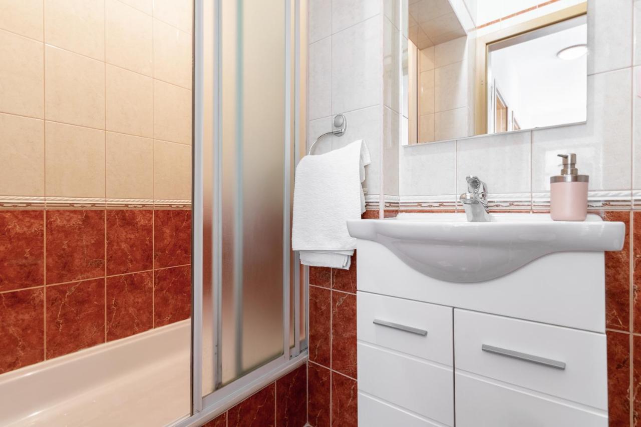 Apartmani Roko Baška Voda Kültér fotó